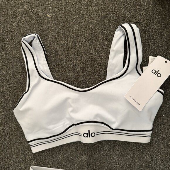 Alo Yoga all white set Size L - Picture 3 of 3